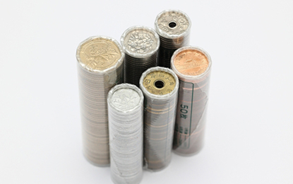 ポリロールで整理された棒金が並ぶイメージ