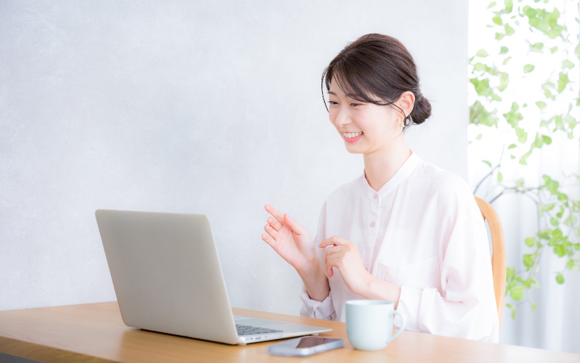 「声が遠い」と言われる人の共通点。ノートPC内蔵マイクの限界
