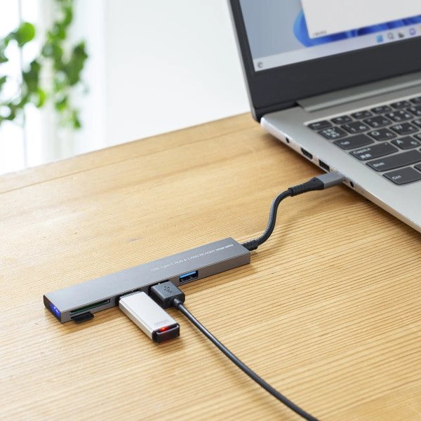 USB 5Gbps 3ポート スリム ハブ（カードリーダー付き・Type-C接続） USB-3TCHC20MS