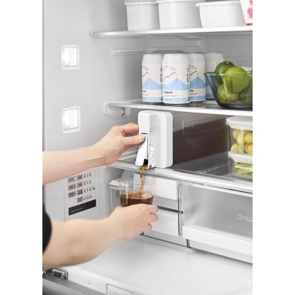 【tower】倒して置けてそのまま注げる冷水筒 タワー 2.2L ホワイト