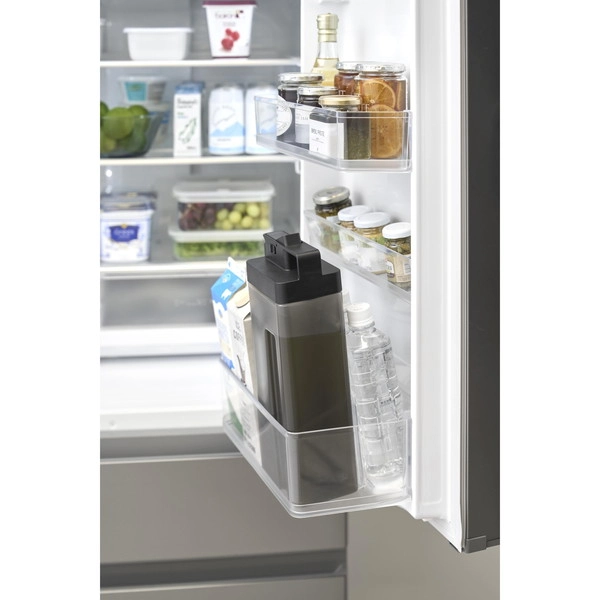 【tower】倒して置けてそのまま注げる冷水筒 タワー 2.2L ブラック